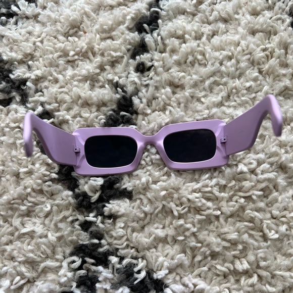 Lilac chunky sunglasses - Picture 8 of 9